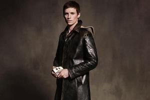 Eddie Redmayne macht als Prada-Model eine gute Figur