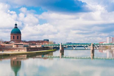 Gleich mehrere EM-Spielorte gibt es im Süden des Landes, einer davon ist Toulouse. Die Stadt am Fluss Garonne ist durch den ...