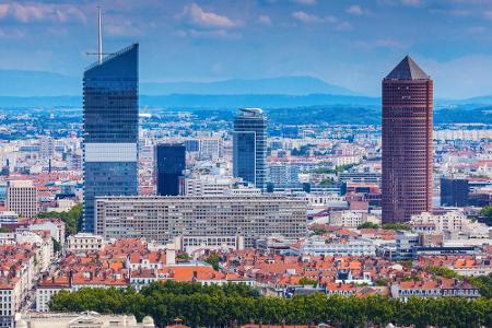 Lyon ist mit seinen rund 500.000 Einwohnern die drittgrößte Stadt des Landes. Die Altstadt gehört wegen zahlreicher bedeuten...