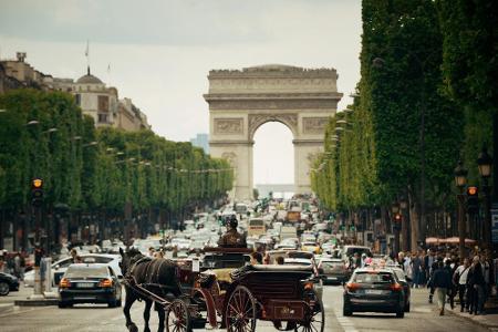 Das französische Nationalstadion Stade de France liegt im Pariser Vorort Saint-Denis, rund zehn Kilometer Luftlinie vom Arc ...