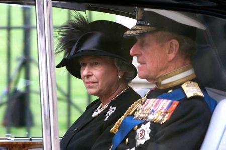 2002 stirbt sie schließlich im Alter von 101 Jahren.