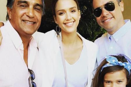 Jessica Alba mit ihrer Familie