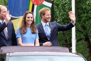 Prinz William (l.), Herzogin Kate und Prinz Harry bei einem ihrer gemeinsamen Auftritte