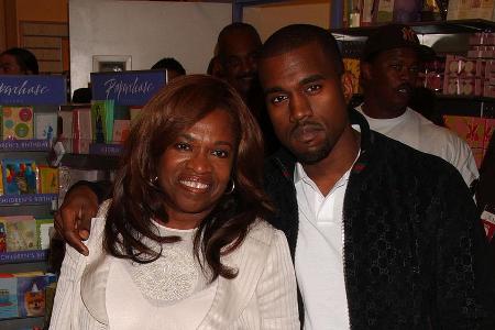Kanye West und seine Mutter Donda im Sommer 2007