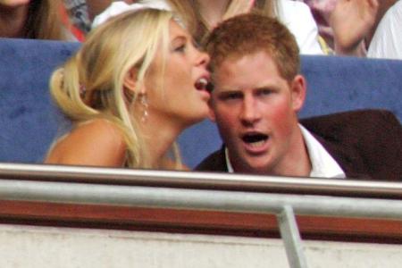 Immer im Fokus der Kameras: Chelsy Davy und Prinz Harry 2007 bei einem Konzert im Londoner Wembley-Stadion