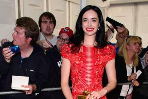 Verführerisch in Rot: Krysten Ritter