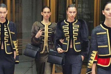 Bella Hadid (l.) ist der heimliche Star der Givenchy-Kampagne