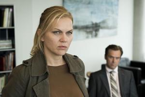 "Helen Dorn: Unter Kontrolle": Helen Dorn (Anna Loos) und Gregor Georgi (Matthias Matschke) suchen nach einem entführten Kind