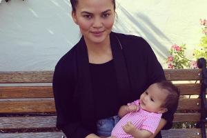 Chrissy Teigen mit Tochter Luna