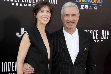 Charlotte Gainsbourg und Roland Emmerich vor dem TLC Chinese Theatre