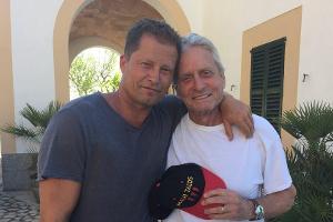 Dieses Foto entstand beim Treffen von Michael Douglas und Til Schweiger auf Mallorca