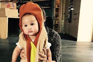 Zum Anbeißen: Chrissy Teigens Tochter im Hot-Dog-Kostüm