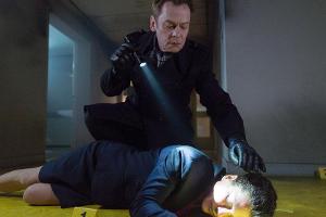 "Polizeiruf 110: Wendemanöver": Kommissar Drexler (Sylvester Groth) analysiert den Tatort