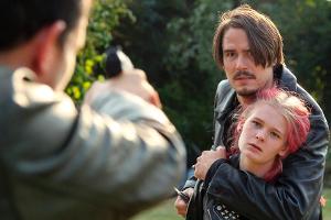 "Tatort: Die Wiederkehr": Der Betrüger Klaas (Tilmann Strauß) möchte seine Freundin Fiona (Gro Swantje Kohlhof) mit allen Mi...