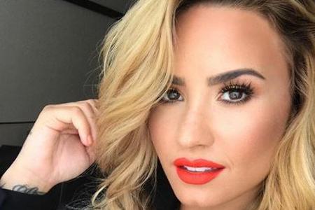 Ob ihr der Look nicht gefallen hat? Im Rekordtempo verabschiedete sich Demi Lovato wieder von ihren blonden Haaren.
