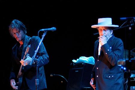 Bei seinem ersten Konzert nach dem Gewinn des Nobelpreises hatte Bob Dylan nichts über die Auszeichnung zu sagen