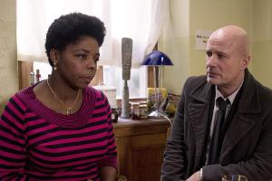 "Der Kriminalist - Rabenmutter": Schumann (Christian Berkel) hat Fragen, denn offenbar ist Delali (Dela Dabulamanzi) keine g...