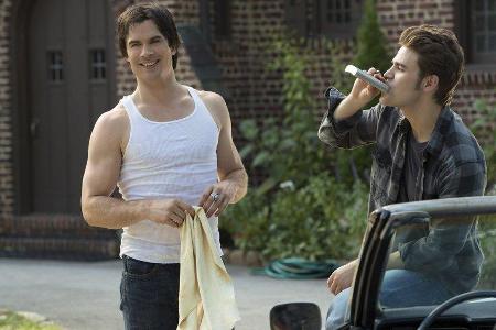 In Staffel sechs sah es für Damon (Ian Somerhalder, l.) und Stefan (Paul Wesley) nicht so übel aus wie in Staffel sieben