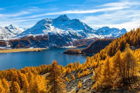 Wandern in den Engadiner Bergen macht viel Spaß - kein Wunder, bei dieser Aussicht