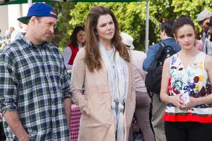 Luke (Scott Patterson, l.) mit den "Gilmore Girls" Lorelai (Lauren Graham) und Rory (Alexis Bledel, r.)