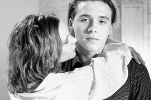 Brooklyn Beckham mit seiner berühmten Mutter Victoria