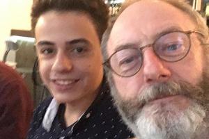 Liam Cunningham ist stolz darauf, in dem Flüchtlings-Jungen Hussam Alheraky einen Freund gefunden zu haben