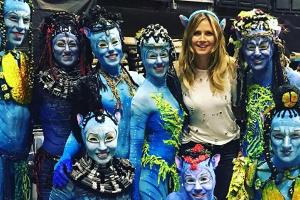Heidi Klum mit den Darstellern aus "Cirque du Soleil"