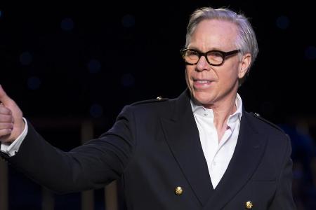 Tommy Hilfiger hätte kein Problem damit, Melania Trump auszustatten