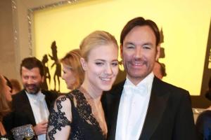 Larissa Marolt mit Whitney Sudler-Smith beim Wiener Opernball