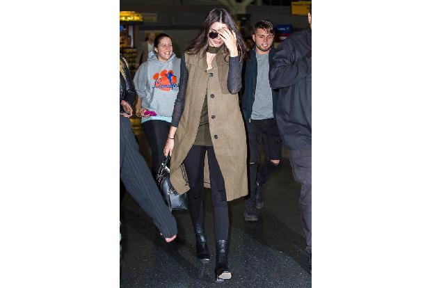 ...Problemzonen kaschieren, was Kendall aber sicher nicht nötig hat! Ob Staubmantel, Trenchcoat, aus Wolle, mit oder ohne...