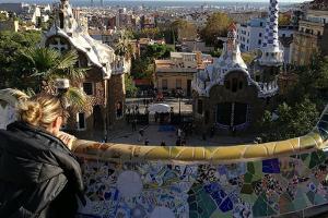 Heidi Klum im Park Güell