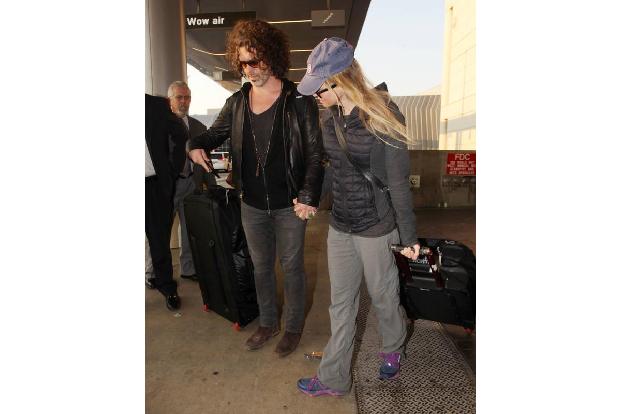 ...man, wenn man Renée Zellweger mit ihrem Freund und Gitarristen Doyle Bramhall II so sah, doch sagen: Dieser Style ging mä...