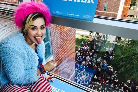 Pop-Star Miley Cyrus (23) besuchte zuletzt eine Universität nahe Washington DC und motivierte die Studenten, wählen zu gehen...