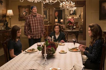 Ein Stuhl bleibt leer beim Abendessen am Freitag