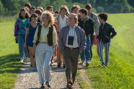 Auf Klassenfahrt mit den Lehrern Frau Bölcke (Petra Nadolny) und Herrn Hecker (Peter Nottmeier)