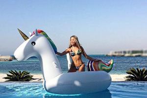 Mit den Pool-Einhörnern fing alles an: Auch Silvie Meis ist dem Trend verfallen