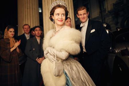 Claire Foy als Elizabeth II. und Matt Smith als Prinz Philip