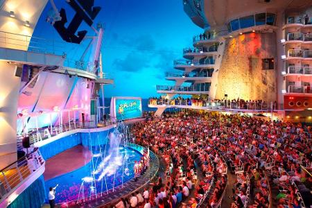 Entertainment mit Cats und anderen Showprogrammen auf der Oasis of the Seas