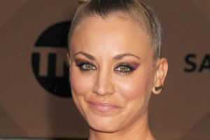 Schauspielerin Kaley Cuoco liebt Pferde, Hunde, ...