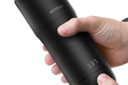 Einfach die gewünschte Temperatur eingeben und im Handumdrehen sorgt der Kaffeebecher 