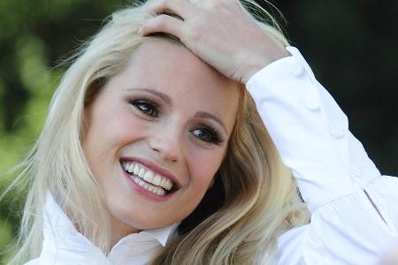 Michelle Hunziker bleibt trotz vielfältiger Herausforderungen fröhlich