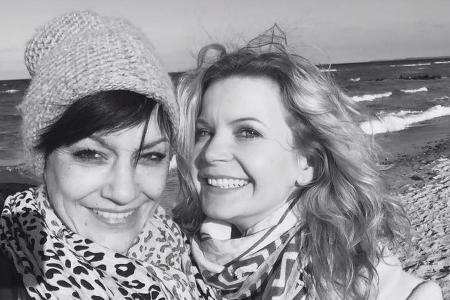 Dieses Schwarz-Weiß-Foto postete Eva Imhof zum Abschied von Miriam Pielhau auf ihrer Facebook-Seite