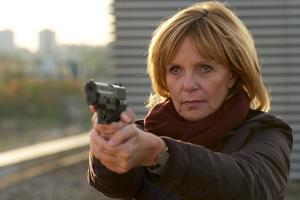 "Kommissarin Lucas - Lovergirl": Ellen Lucas (Ulrike Kriener) gerät in einen gefährlichen Fall, bei dem es um Menschenhandel...