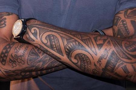 Welcher Spieler hier wohl seine Arme mit Tribals versehen?