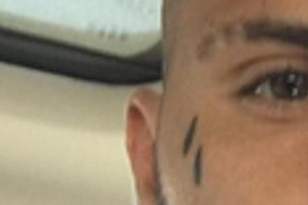 Wer sich hier wohl Tränen unter das Auge stechen ließ?