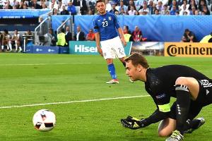 Manuel Neuer und sein größter Freund: der Ball