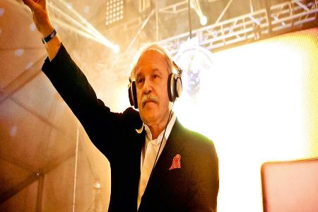 Seit 2013 steht Giorgio Moroder selber am Mischpult