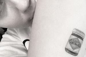 Miley Cyrus präsentiert ihr neues Tattoo