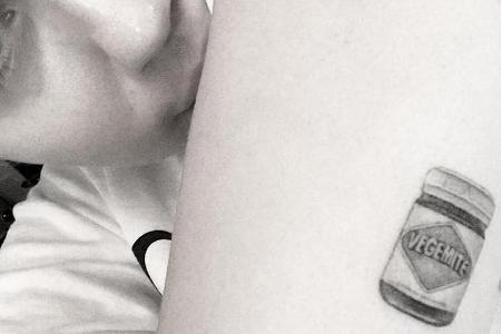 Miley Cyrus präsentiert ihr neues Tattoo
