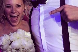 Freuen sich über den "Fang des Tages": Miriam Gössner und Felix Neureuther